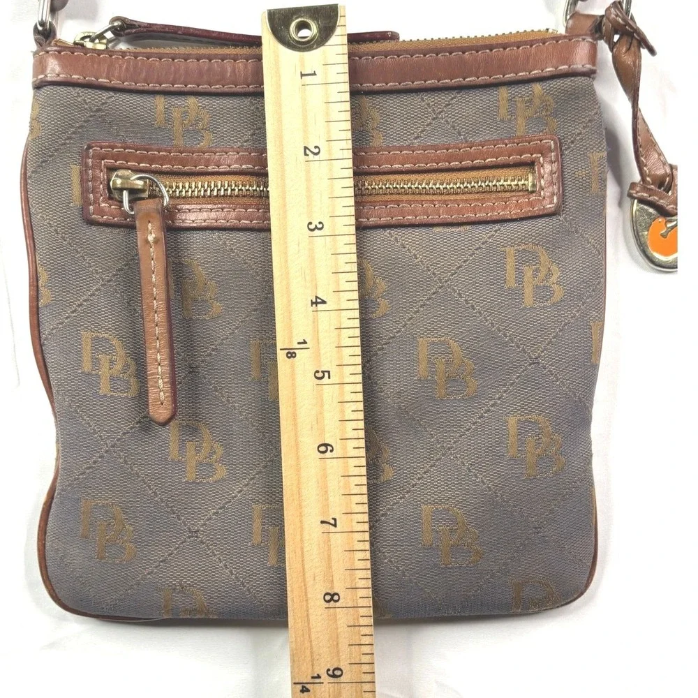 Dooney & Bourke Monogram Signature Canvas Crossbody Bag Brown Leather Trim‎ Duck